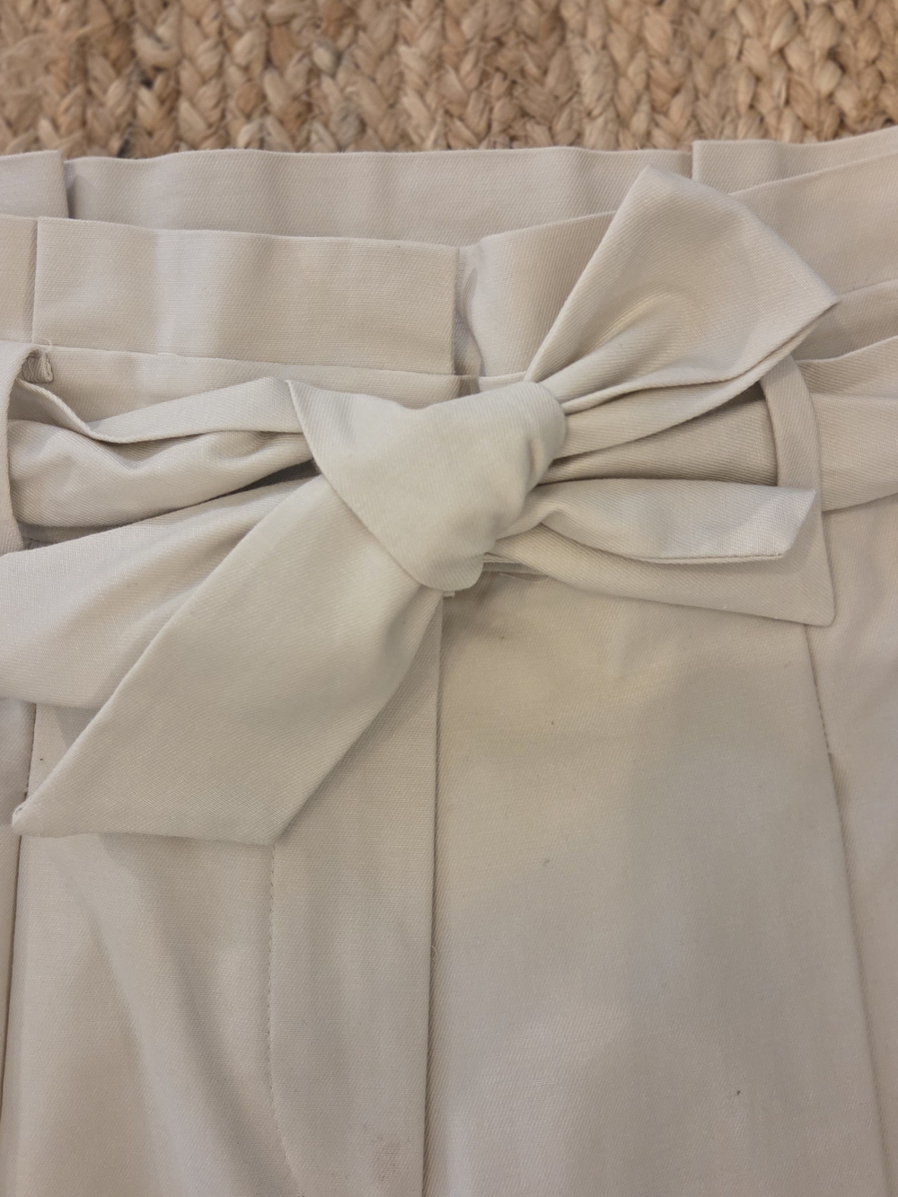 Ann Taylor Men’s Paperbag Tie-Waist Tapered Pants in Beige